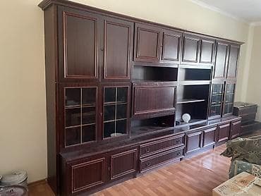 угловой компьютерный стол с надстройкой: Стенка-шкаф, Тип стенки-шкафа: Модульная, Для зала, Б/у, Особенности: Для хранения посуды — 1