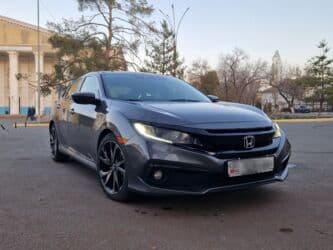 с связи с переездом: Honda Civic: 2019 г., 2 л, Вариатор, Бензин, Седан — 1