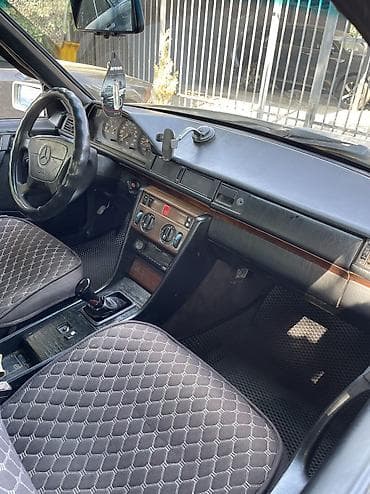 Mercedes-Benz E-Class: 1994 г., 2 л, Механика, Бензин, Универсал — 5