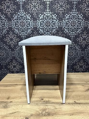 одежда для беременных женщин: Продаю новый кухонный комплект: стол + 4 стула. 📏 Размер стола: 150×90 — 5