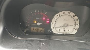 ist: Toyota Ist: 2002 г., 1.5 л, Автомат, Бензин, Хэтчбэк — 1