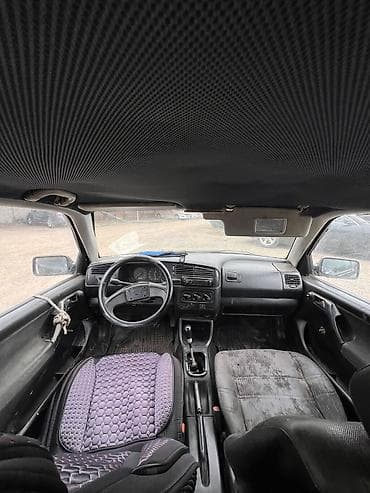 Продажа авто: Volkswagen Golf: 1992 г., 1.8 л, Механика, Бензин, Хэтчбэк — 5