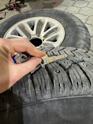 набор ключей в чемодане цена: Колеса в сборе 235 / 75 / R 15, Зимняя шипованная, Б/у, Комплект, Внедорожные (АТ/МТ), Литые — 3