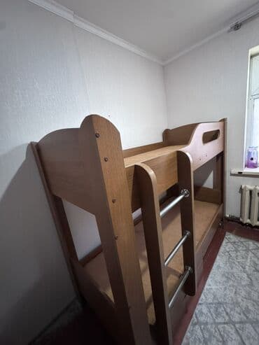 Б/у торг возможен Двухъярусная кровать из ЛДСП в тёплом древесном
