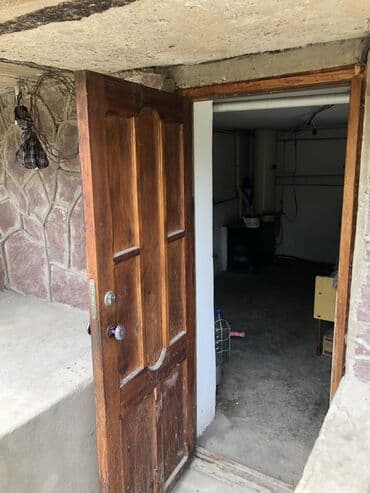 продаю 2х этажный дом: Дом, 220 м², 5 комнат, Собственник, Старый ремонт — 12