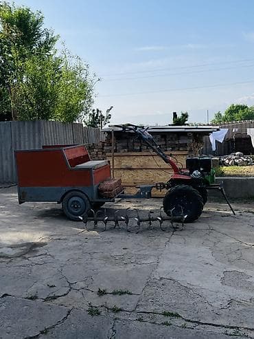 Мотоблок с прицепом и фрезами Комплектация: - Мотоблок на