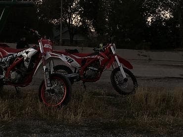 Мотоциклы: Эндуро 300 куб. см, Бензин, Взрослый, Б/у — 1