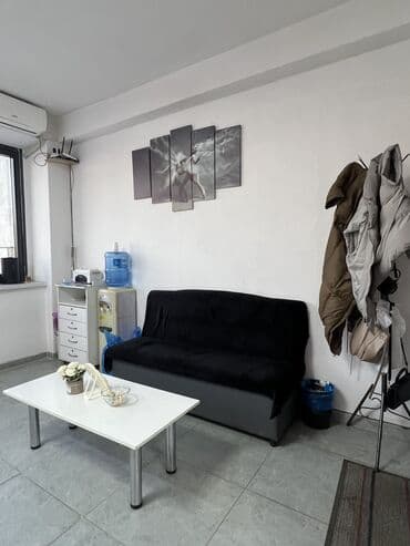 срочно сниму квартиру в районе кирком стром на долгий срок: Сдаю Кабинет в салоне, 25 м², Для лешмейкера — 3