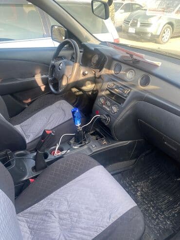 l 200: Mitsubishi Outlander: 2004 г., 2 л, Механика, Газ, Внедорожник — 3
