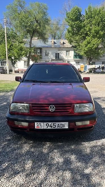 1 uz fe: Volkswagen Vento: 1994 г., 1.8 л, Ручные, Бензин, Седан — 4
