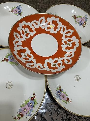 набор кулучтор: Пловницы СССР с надписью «С праздником».
7 штук за 2500 сом — 1