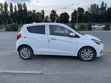 Продажа авто: Chevrolet Spark: 2017 г., 1 л, Автомат, Бензин, Хэтчбэк — 6