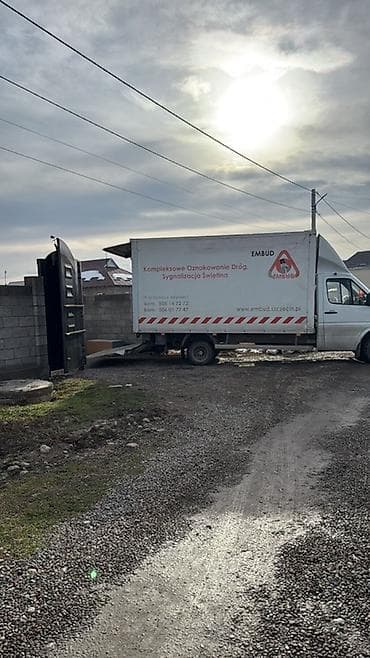 mercedes e200: Грузоперевозки и грузчики на фургоне с гидробортом - Перевозка — 1