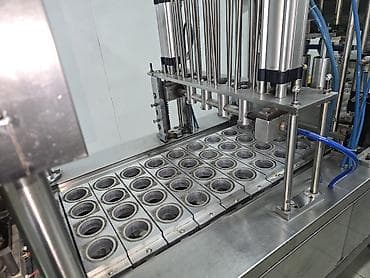 Таңгактоочу жана фасовкалоочу аппараттар: Автоматическая линия для фасовки и укупорки в пластиковые стаканы — 4