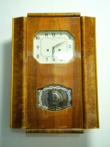 Настенные механические часы с маятником, СССР - Корпус из