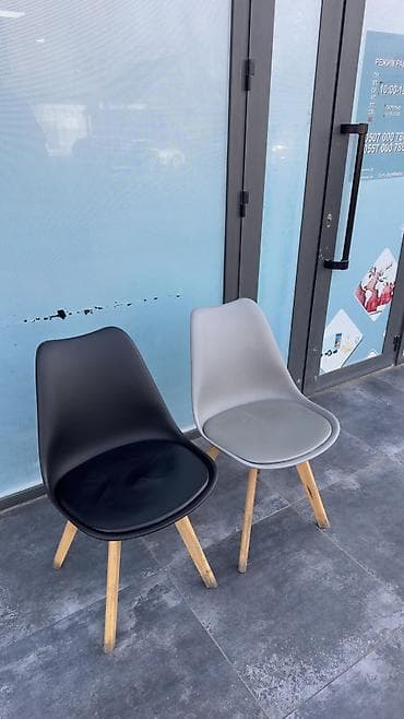 Стулья, табуретки: Стул для кухни, Б/у, Пластик, цвет - Черный — 1