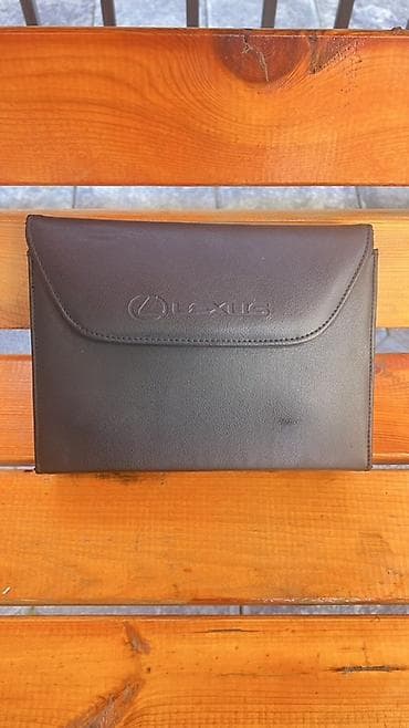 Оригинальный комплект аксессуаров и документации Lexus для модели ES