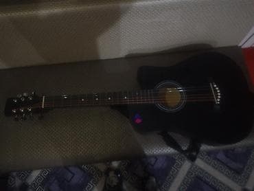 Музыкальные инструменты: Акустическая гитара с вырезом (cutaway), черный матовый корпус — 6