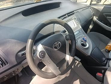 gac gs3: Toyota Prius: 2014 г., 1.8 л, Автомат, Гибрид, Хэтчбэк — 7