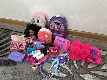 Игровой набор для детей: куклы + посуда + медицинские и бытовые at lalafo.kg Игровой набор для детей: куклы + посуда + медицинские и бытовые