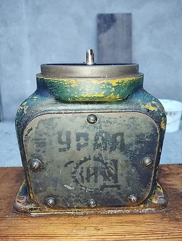 муравей советский: Советский сепаратор для молока «Урал» на деревянной тумбе - Тип — 1