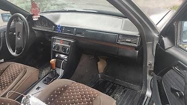 50 55: Mercedes-Benz W124: 1992 г., 2 л, Механика, Бензин, Седан — 4