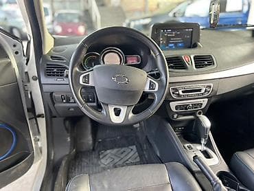 обмен на авто с доплатой: Renault Fluence: 2019 г., Автомат, Электромобиль, Седан — 6