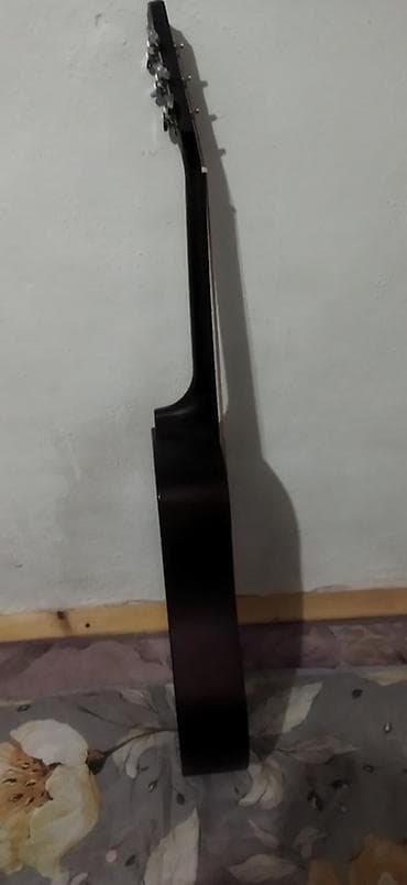 dji дрон: Акустическая гитара дредноут с вырезом (cutaway) и комплектом чехла — 3