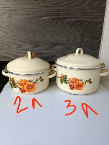 набор эмалированной посуды: Набор эмалированных кастрюль с крышками, кремового цвета с цветочным — 2