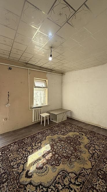 osh flat: Сдаётся просторная комната в районе Рабочий городок. Комната большая — 2