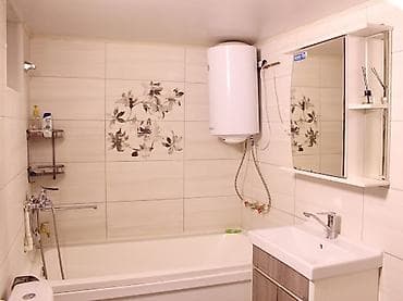 продаю место ошский рынок: Посуточная квартира с отдельной кухней-гостиной и двумя спальнями — 5