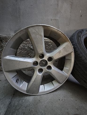 Дөңгөлөктөр монтажда 235 / 55 / R 18, Колдонулган