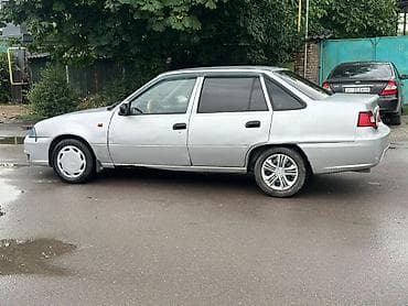 Унаа: Daewoo Nexia: 2011 г., 1.6 л, Кол менен иштөөчү, Бензин, Седан — 4