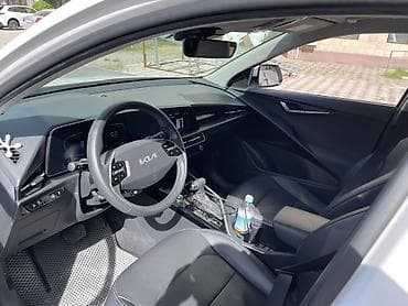 01: Kia Niro: 2022 г., 1.6 л, Гибрид, Кроссовер — 5