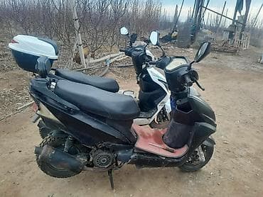 cbr 600: Два скутере на ходу Белая 35к чёрная 30к если оба за 50 отдадим срочно — 2