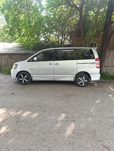 перекупщик авто: Toyota Noah: 2003 г., 2 л, Автомат, Бензин, Минивэн — 3