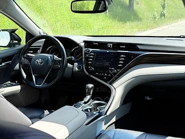 corolla s: Toyota Camry: 2019 г., 2.5 л, Автомат, Бензин, Седан — 4