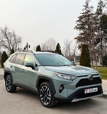 leng rover: Toyota RAV4: 2021 г., 2.5 л, Автомат, Бензин, Внедорожник — 1
