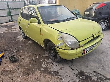 Daihatsu Sirion: 1998 г., 0.1 л, Ручные, Бензин, Хэтчбэк