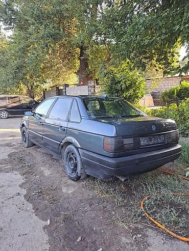 Унаа сатуу: Volkswagen Passat: 1988 г., 1.8 л, Кол менен иштөөчү, Бензин, Седан — 8