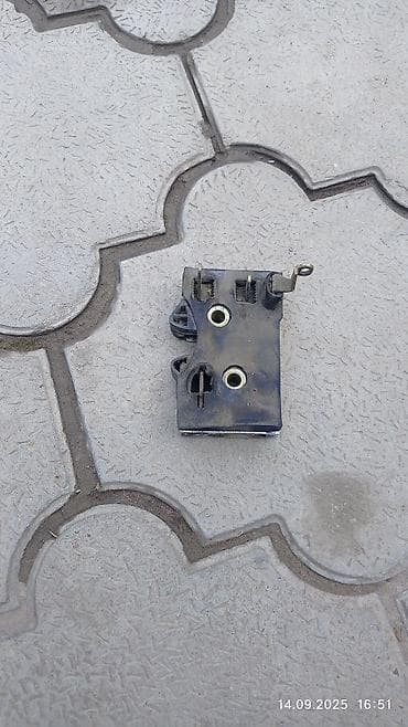 тросик капота: Audi Оригинал, Германия — 4