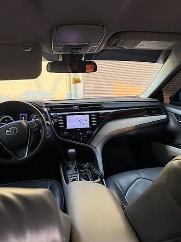 машина ист: Toyota Camry: 2020 г., 2.5 л, Автомат, Гибрид, Седан — 5