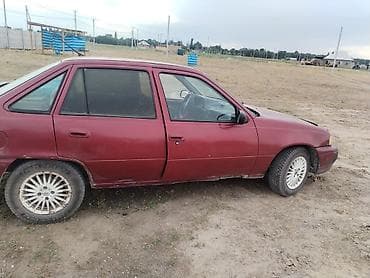 small car: Daewoo Nexia: 1995 г., 1.5 л, Механика, Бензин — 3