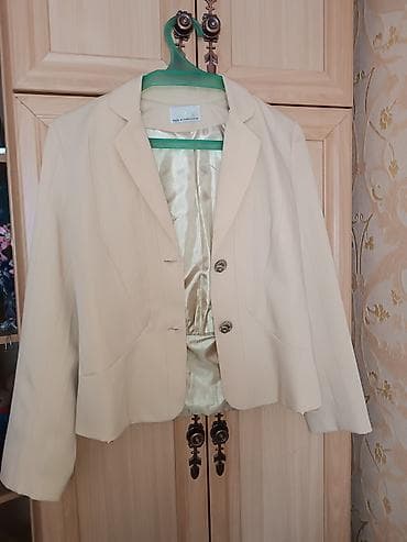 Пиджак, Классическая модель, Укороченная модель, Made in KG, XS at lalafo.kg Пиджак, Классическая модель, Укороченная модель, Made in KG, XS