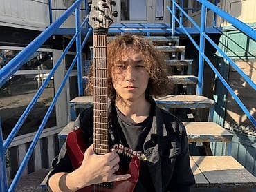 гитара маленькая: Уроки игры на гитаре Офлайн, В классе, Индивидуальное Выдается сертификат — 1