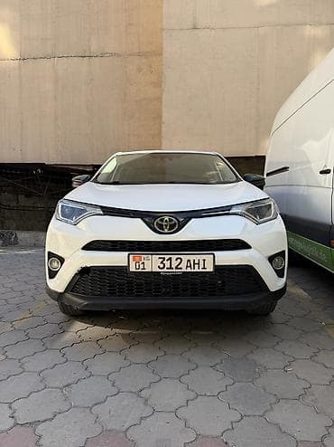Toyota RAV4: 2018 г., 2.5 л, Автомат, Бензин, Кроссовер