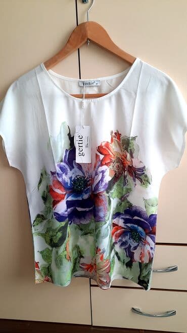 Блузка-база.
Новая.
Размер 46-48