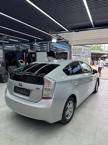 Продажа авто: Toyota Prius: 2011 г., 1.8 л, Автомат, Бензин — 4