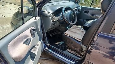 Renault Megane: 2024 г., 1.6 л, Механика, Бензин, Хэтчбэк