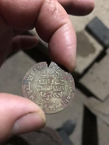 продаю золотые монеты: Старинная монета с арабской легендой X века - Материал — 4
